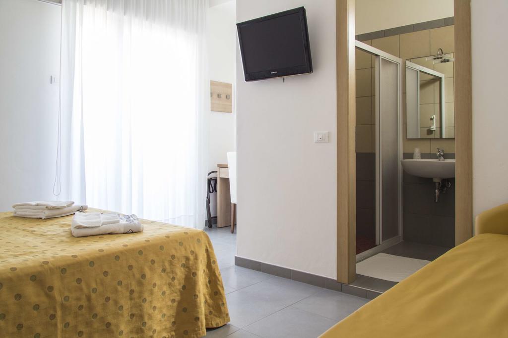 Hotel Nautilus Cattolica Buitenkant foto