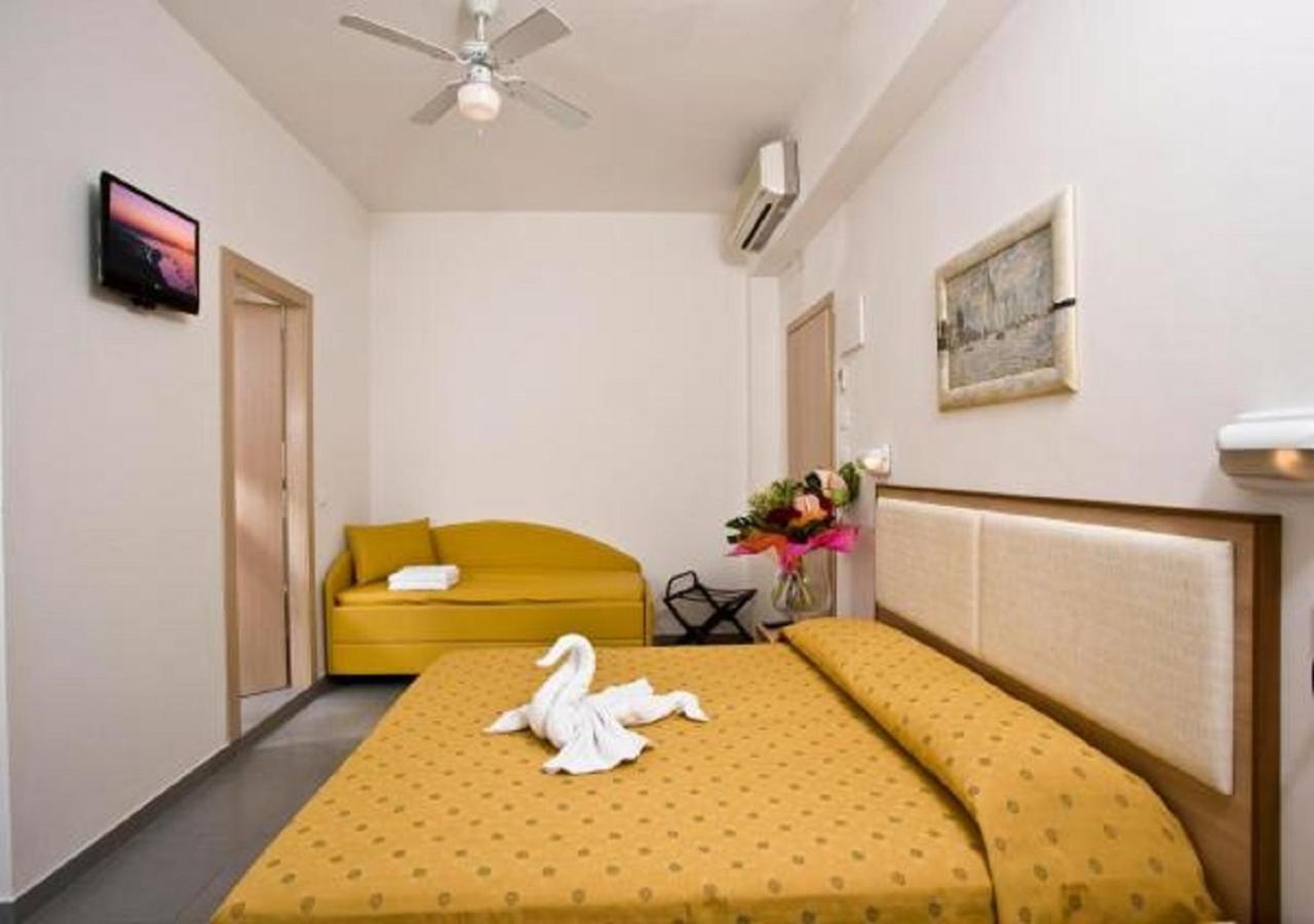 Hotel Nautilus Cattolica Kamer foto