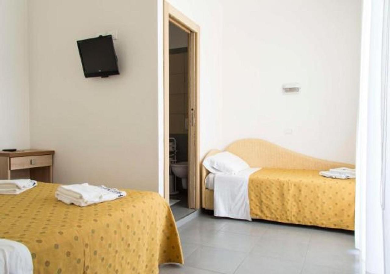 Hotel Nautilus Cattolica Kamer foto