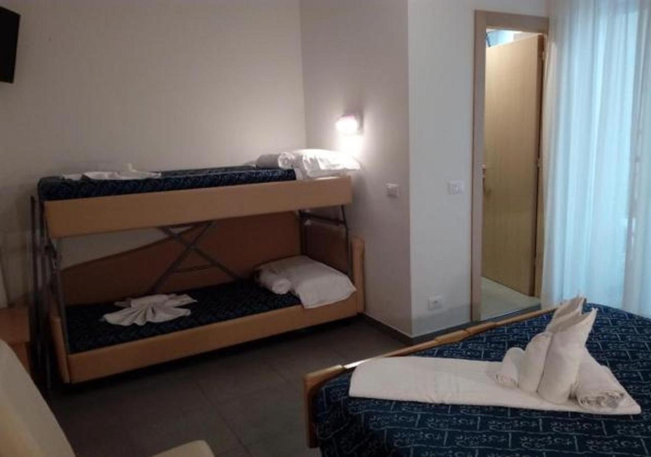 Hotel Nautilus Cattolica Kamer foto